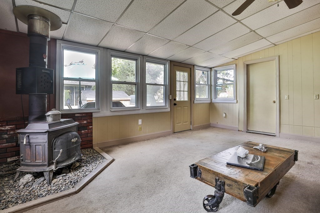 4 Spring Street Salisbury, MA 01952 - Photo 12 of 34