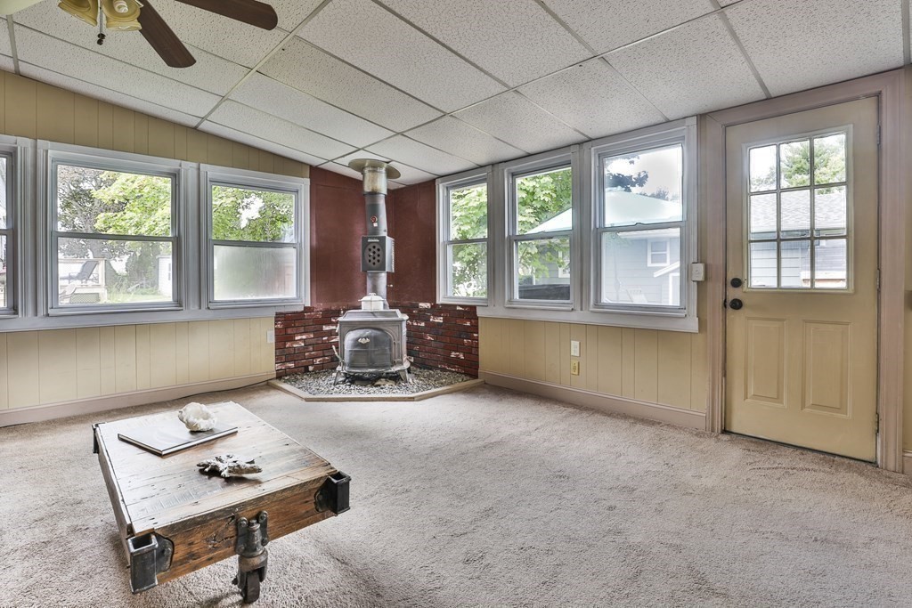 4 Spring Street Salisbury, MA 01952 - Photo 13 of 34