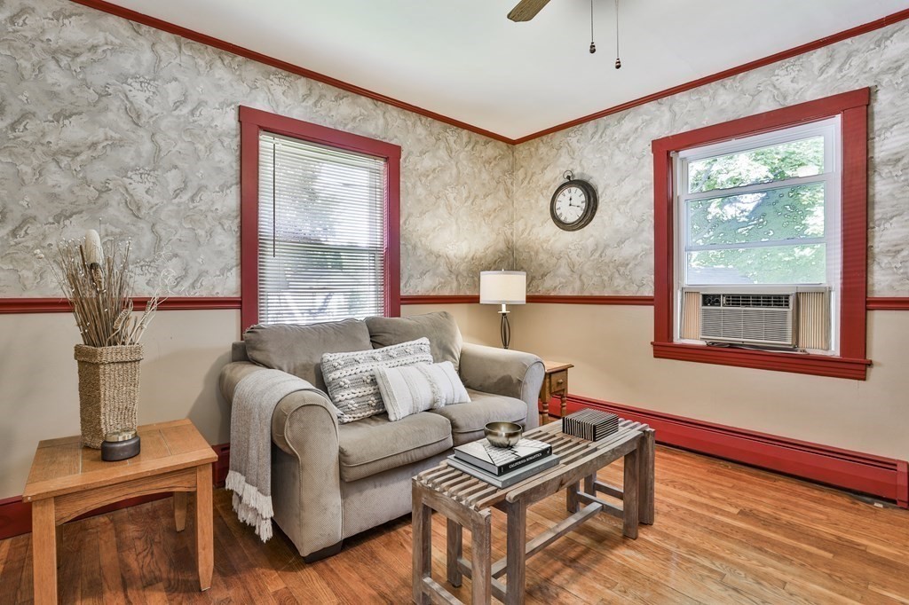 4 Spring Street Salisbury, MA 01952 - Photo 16 of 34