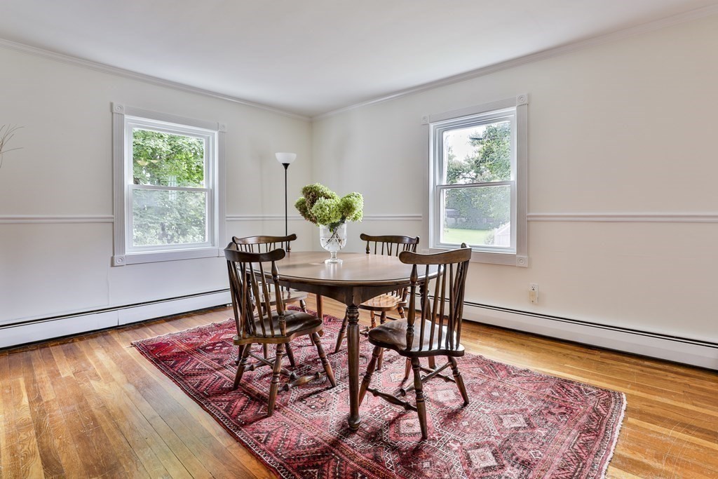 4 Spring Street Salisbury, MA 01952 - Photo 5 of 34