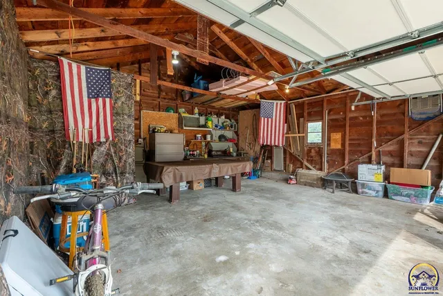 $190,000 | 111 East 10th Street, Alma, KS 66401