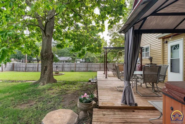 $190,000 | 111 East 10th Street, Alma, KS 66401