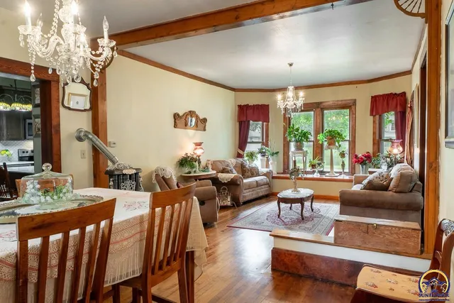 $190,000 | 111 East 10th Street, Alma, KS 66401