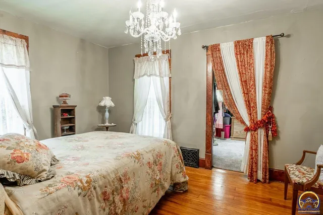 $190,000 | 111 East 10th Street, Alma, KS 66401