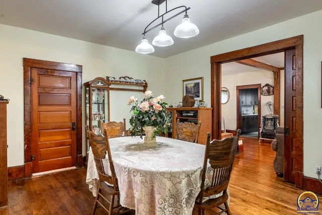 $190,000 | 111 East 10th Street, Alma, KS 66401