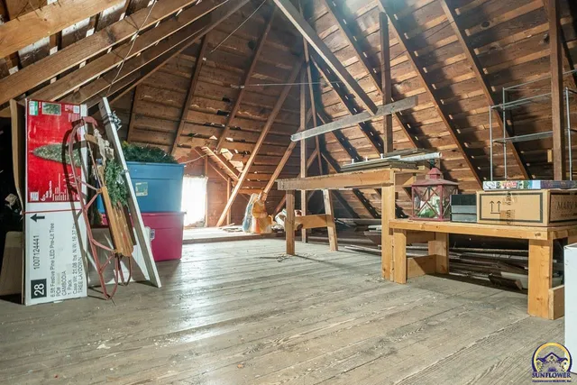 $190,000 | 111 East 10th Street, Alma, KS 66401