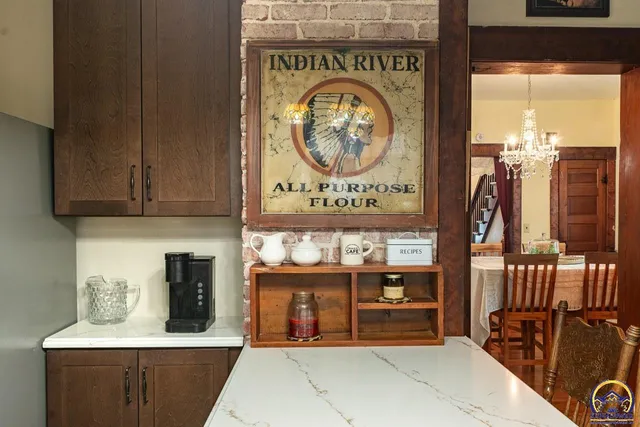 $190,000 | 111 East 10th Street, Alma, KS 66401