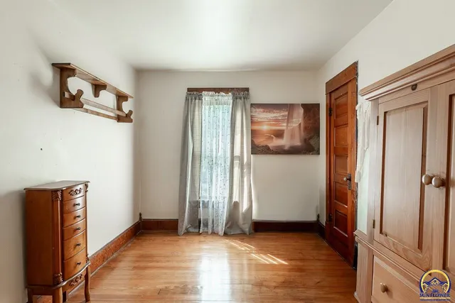 $190,000 | 111 East 10th Street, Alma, KS 66401