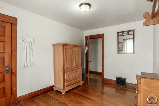 $190,000 | 111 East 10th Street, Alma, KS 66401