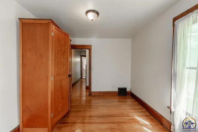 $190,000 | 111 East 10th Street, Alma, KS 66401