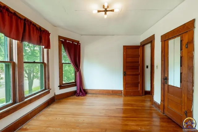 $190,000 | 111 East 10th Street, Alma, KS 66401