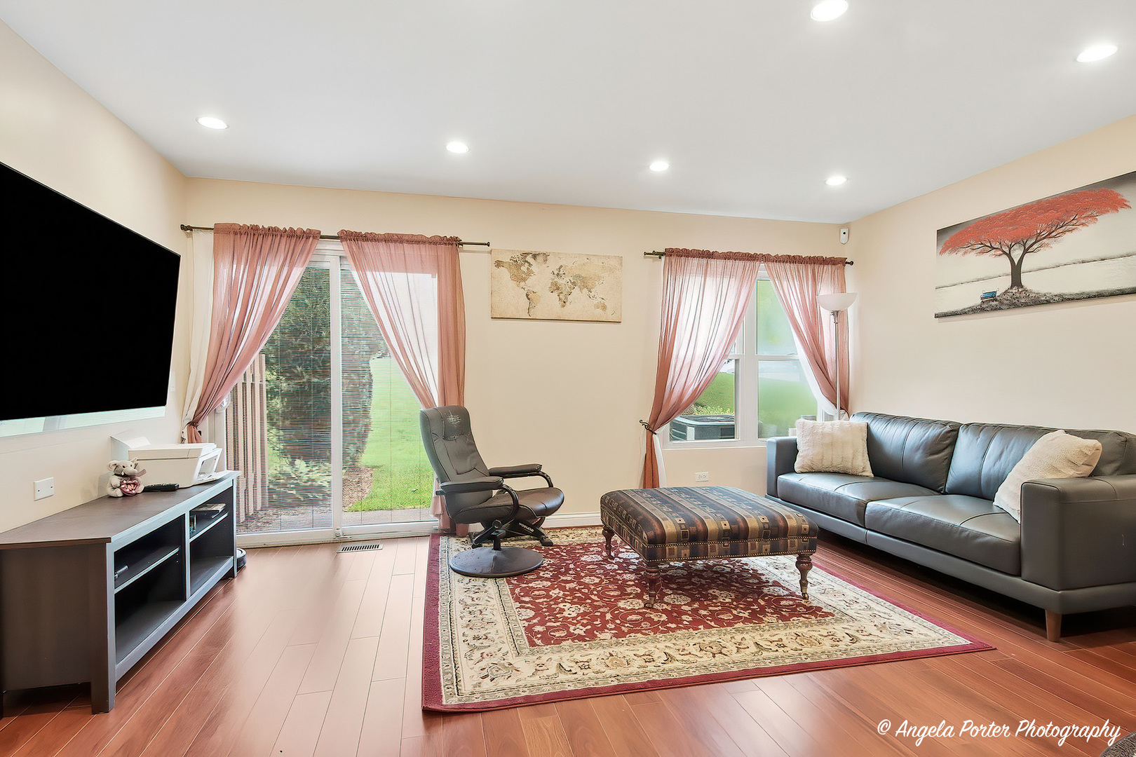 949 Ridgefield Lane Wheeling, IL 60090 - Photo 11 of 22