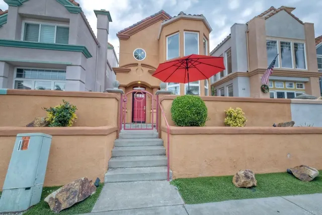 $1,599,000 | 456 North Cleveland Street, Oceanside, CA 92054