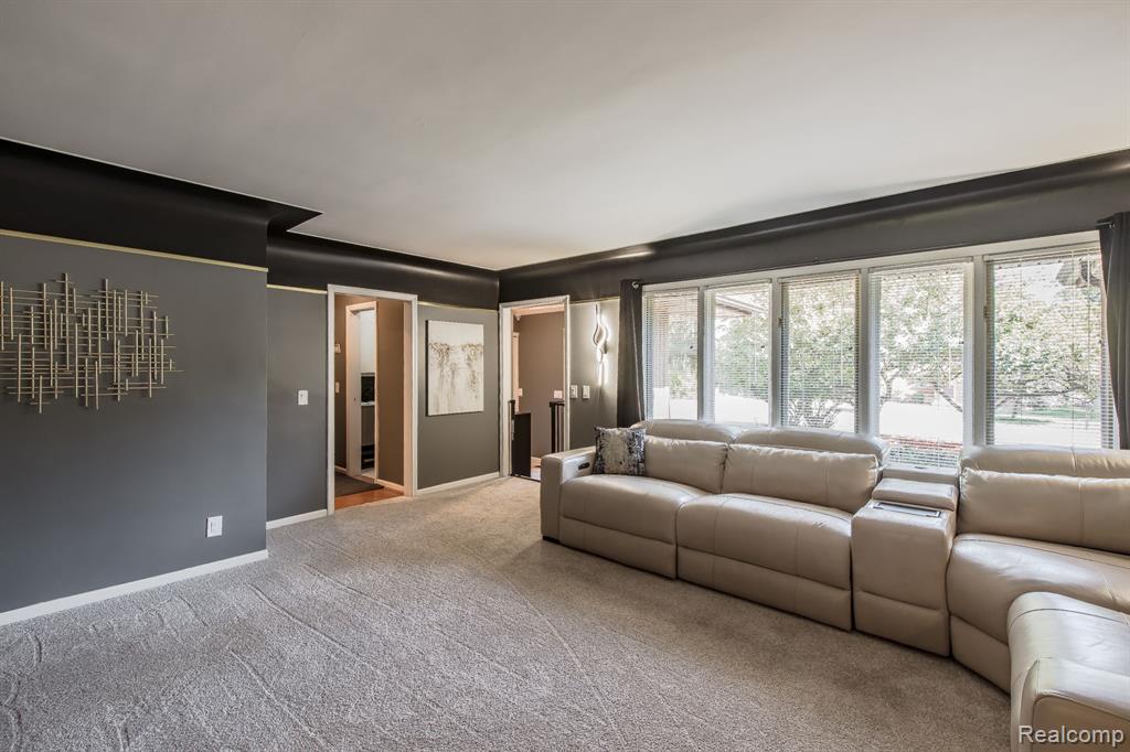 73 Nevada Avenue Rochester Hills, MI 48309 - Photo 5 of 54