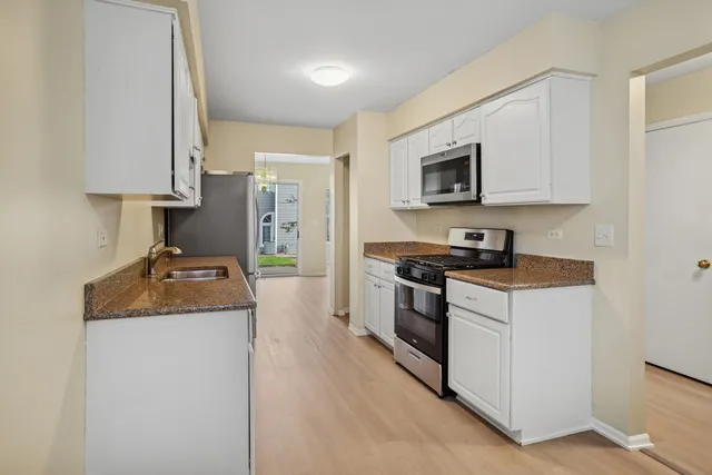 $3,000 | 1252 South Parkside Drive, Palatine, IL 60067