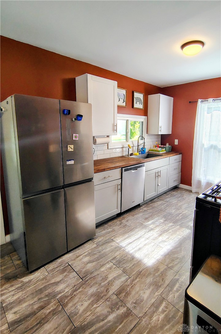 3689 West National Road Springfield, OH 45504 - Photo 8 of 29