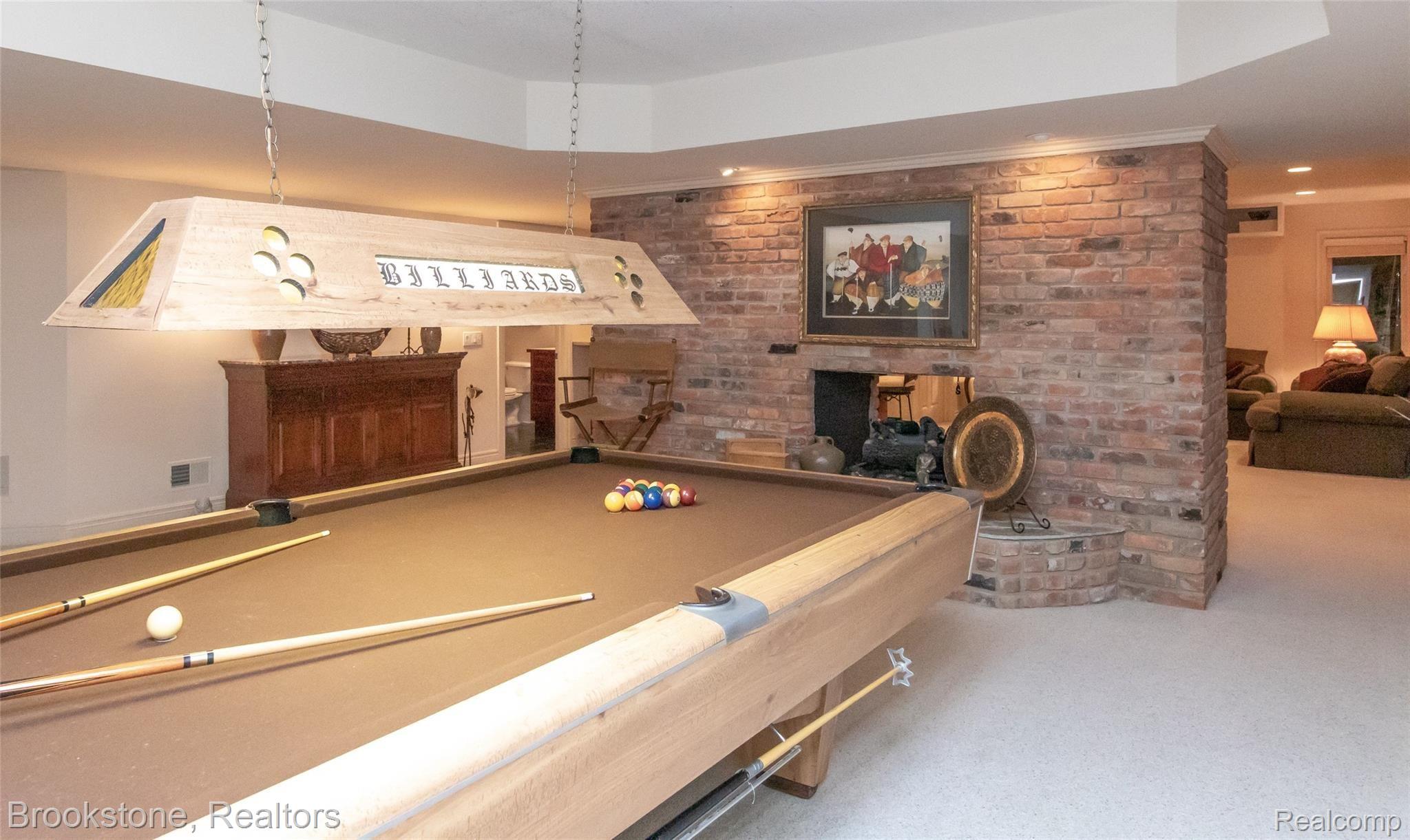 7608 Devins Ridge Clarkston, MI 48348 - Photo 41 of 42 Gas Fireplace