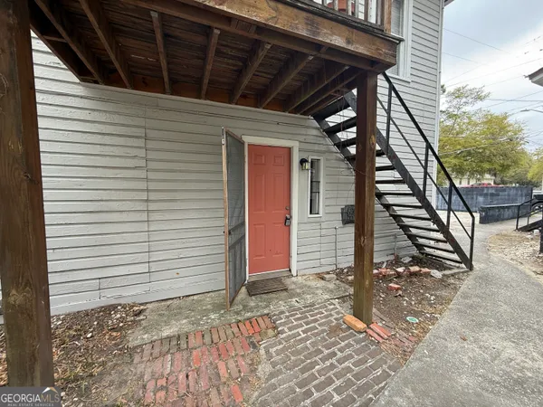 $1,000 | 836 East Henry Street, Unit D, Savannah, GA 31401