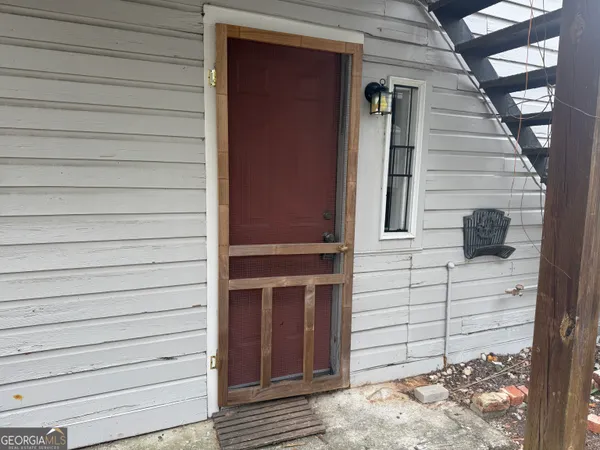 $1,000 | 836 East Henry Street, Unit D, Savannah, GA 31401