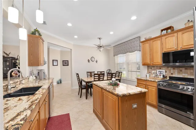 $355,500 | 8955 Southeast 118th Lane, Summerfield, FL 34491