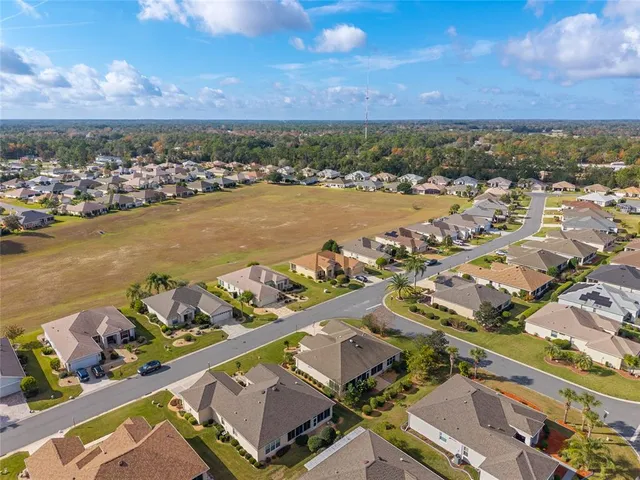 $355,500 | 8955 Southeast 118th Lane, Summerfield, FL 34491