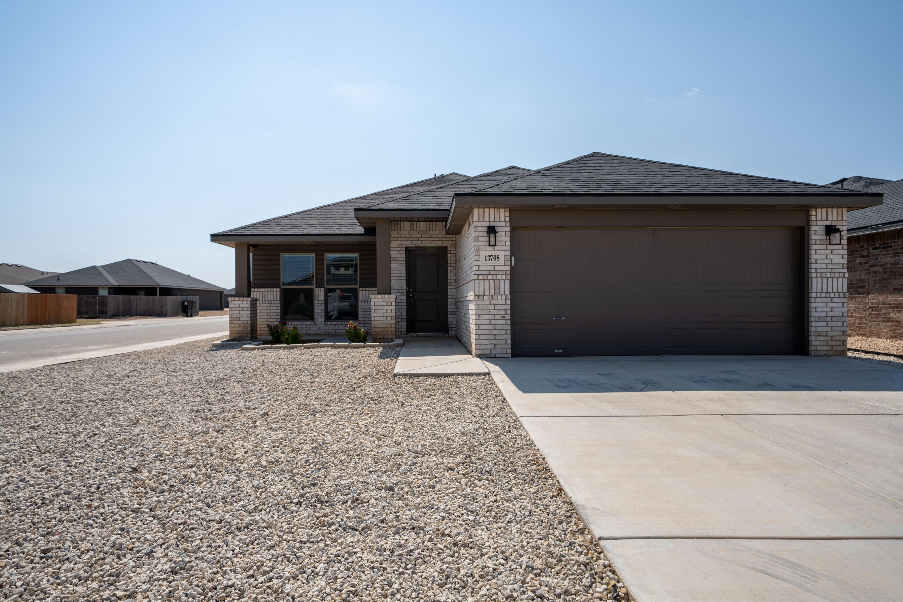 13708 Ave R-2