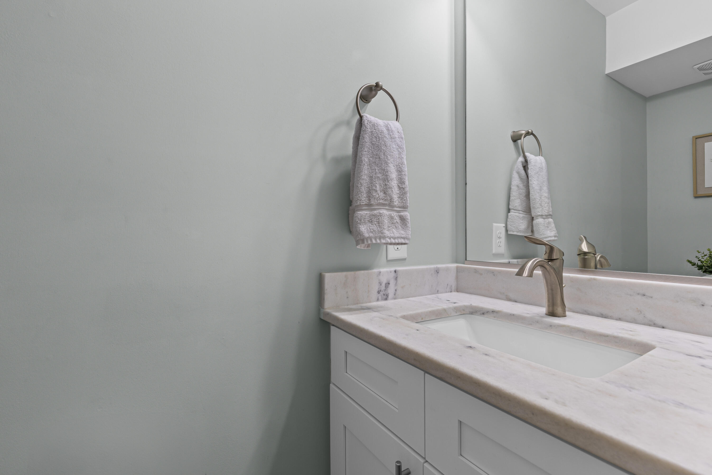 1129 Camp Road Charleston, SC 29412 - Photo 9 of 40 Half bath