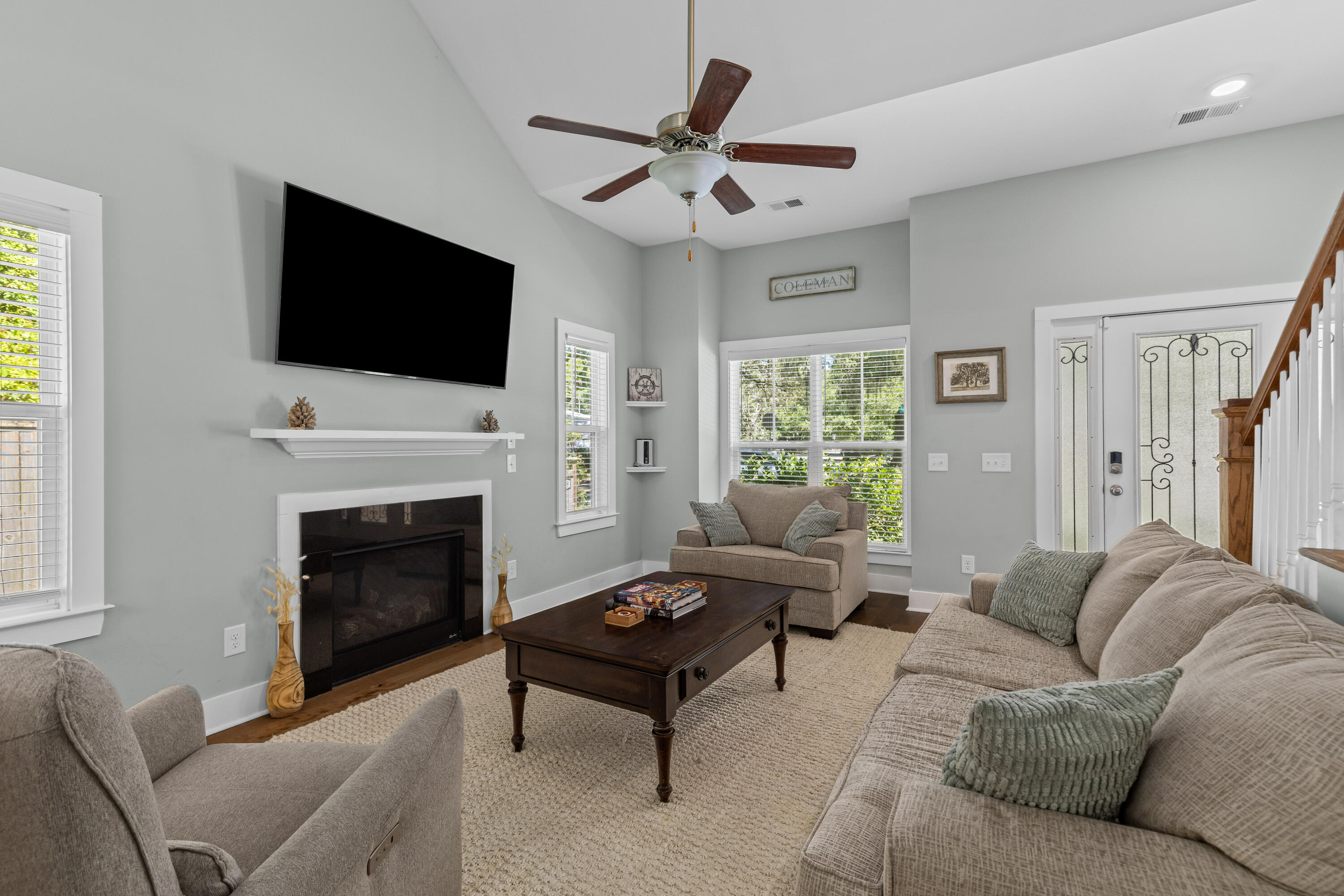 1129 Camp Road Charleston, SC 29412 - Photo 10 of 40 Living room