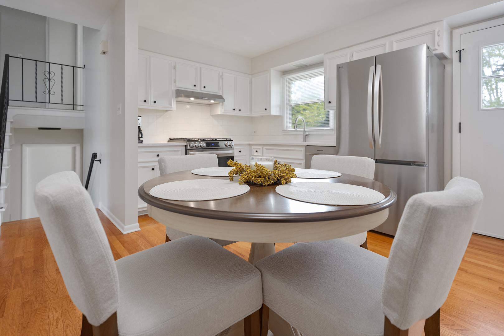 1827 West Sherry Lane Addison, IL 60101 - Photo 10 of 31 a dining room with furniture and window