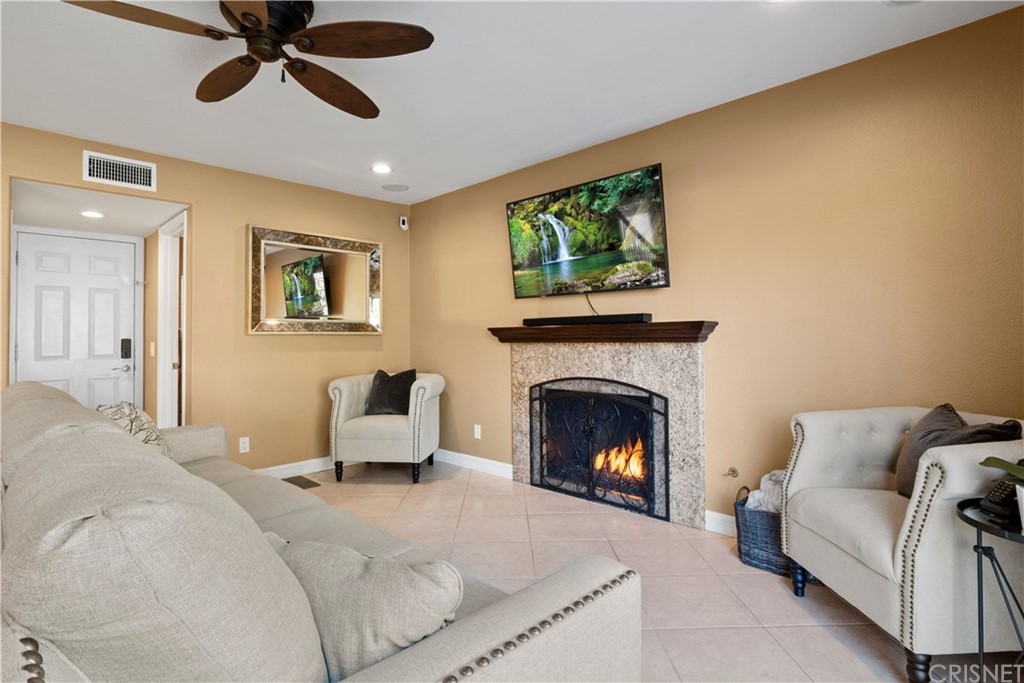 28043 Nantucket Street Castaic, CA 91384 - Photo 17 of 61