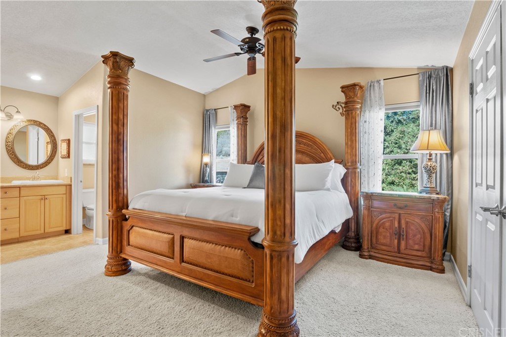 28043 Nantucket Street Castaic, CA 91384 - Photo 22 of 61