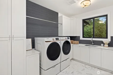 $5,299,000 | 4216 83rd Avenue Southeast, Mercer Island, WA 98040