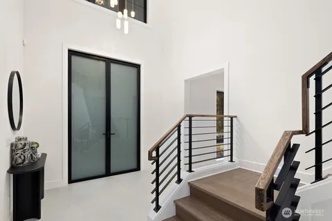 $5,299,000 | 4216 83rd Avenue Southeast, Mercer Island, WA 98040