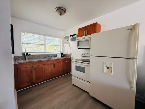 $1,525 | 3226 Northeast 12th Street, Unit 10, Pompano Beach, FL 33062