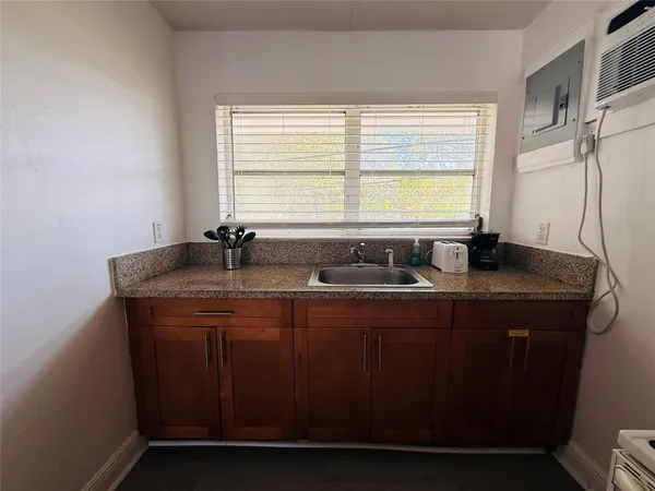 $1,525 | 3226 Northeast 12th Street, Unit 10, Pompano Beach, FL 33062