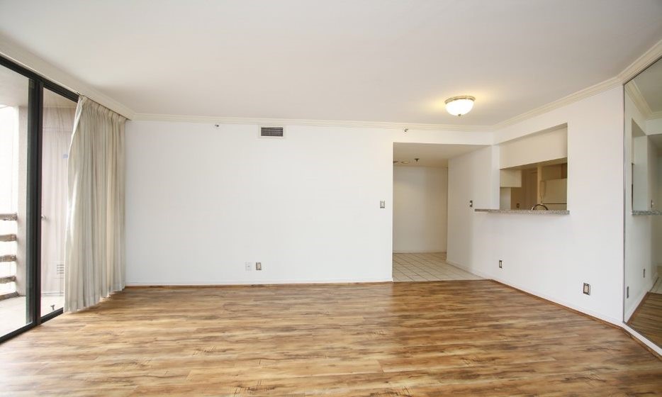 3525 Sage Road, Unit 318 Houston, TX 77056 - Photo 39 of 46 view from living room to unit entry
