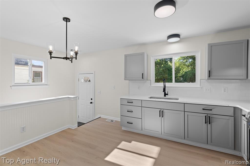13738 Toepfer Road Warren, MI 48089 - Photo 9 of 47
