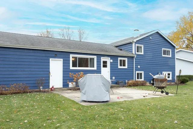 $315,000 | 612 Silbury Court, McHenry, IL 60050