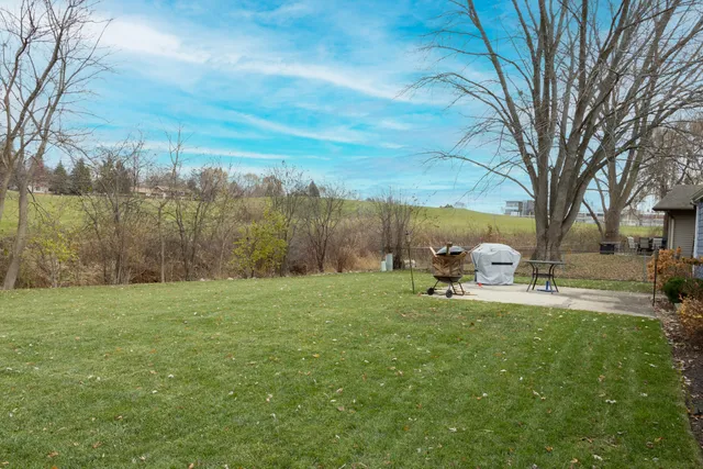 $315,000 | 612 Silbury Court, McHenry, IL 60050