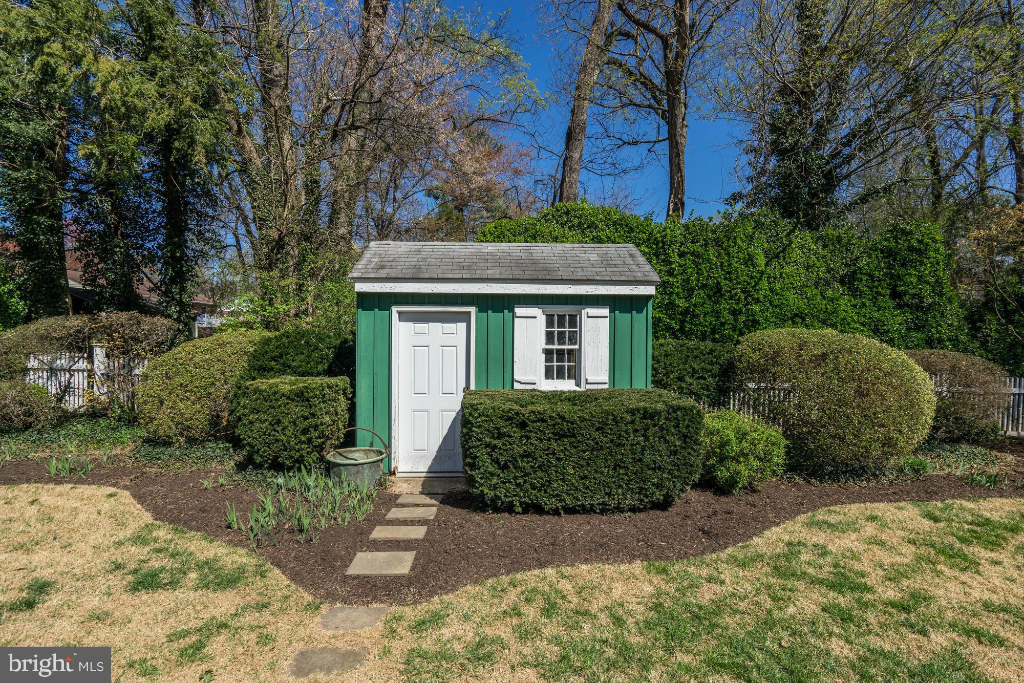 2411 Barbour Road Falls Church, VA 22043 - Photo 25 of 29 Exterior (Rear)