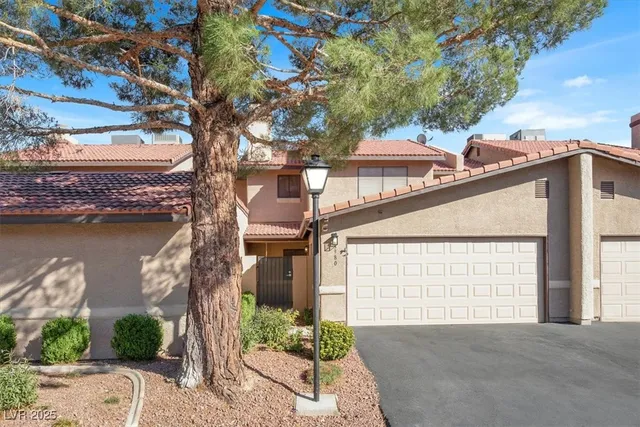 $1,995 | 3980 Delos Drive, Las Vegas, NV 89103
