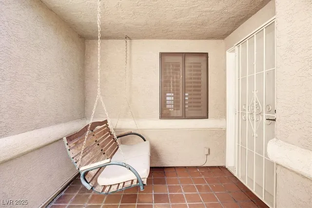 $1,995 | 3980 Delos Drive, Las Vegas, NV 89103