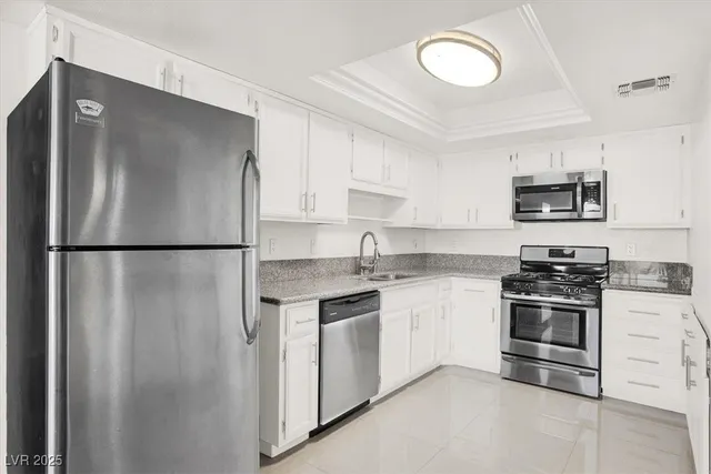 $1,995 | 3980 Delos Drive, Las Vegas, NV 89103