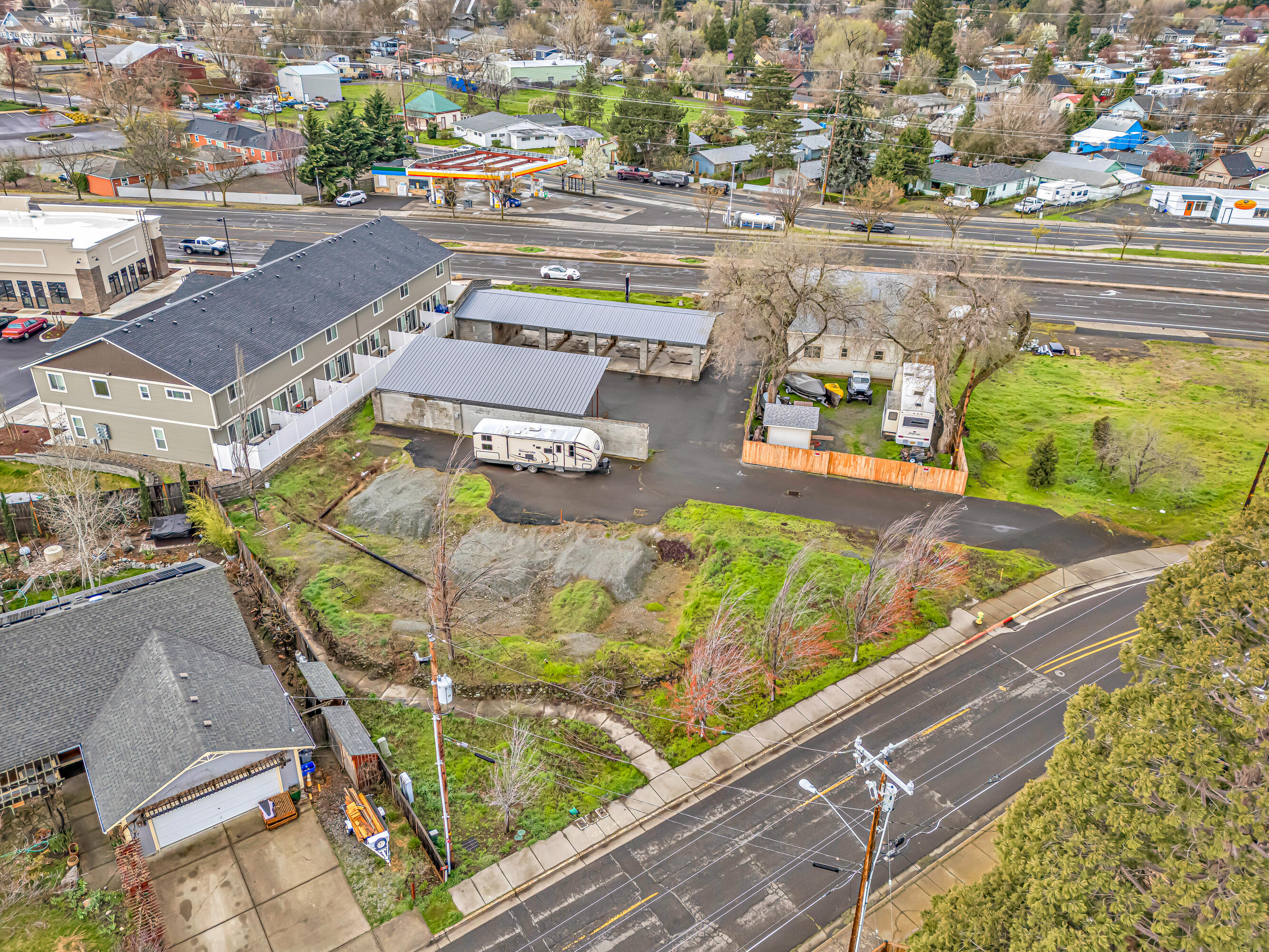 70 Suncrest Road Talent, OR 97540 - Photo 11 of 16 DJI_20250331090055_0001_D