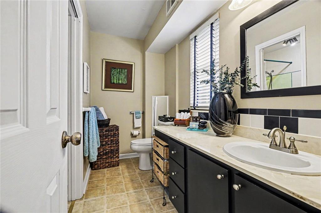 111 West Bannister Road, Unit 2 Kansas City, MO 64114 - Photo 14 of 29