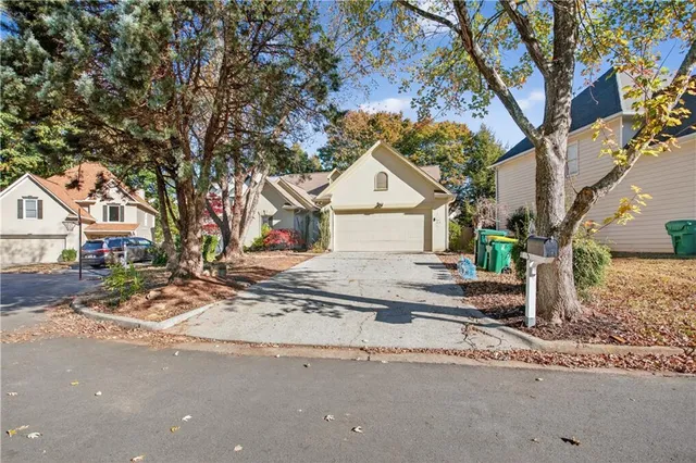 $579,900 | 225 Morton Creek Circle, Johns Creek, GA 30022