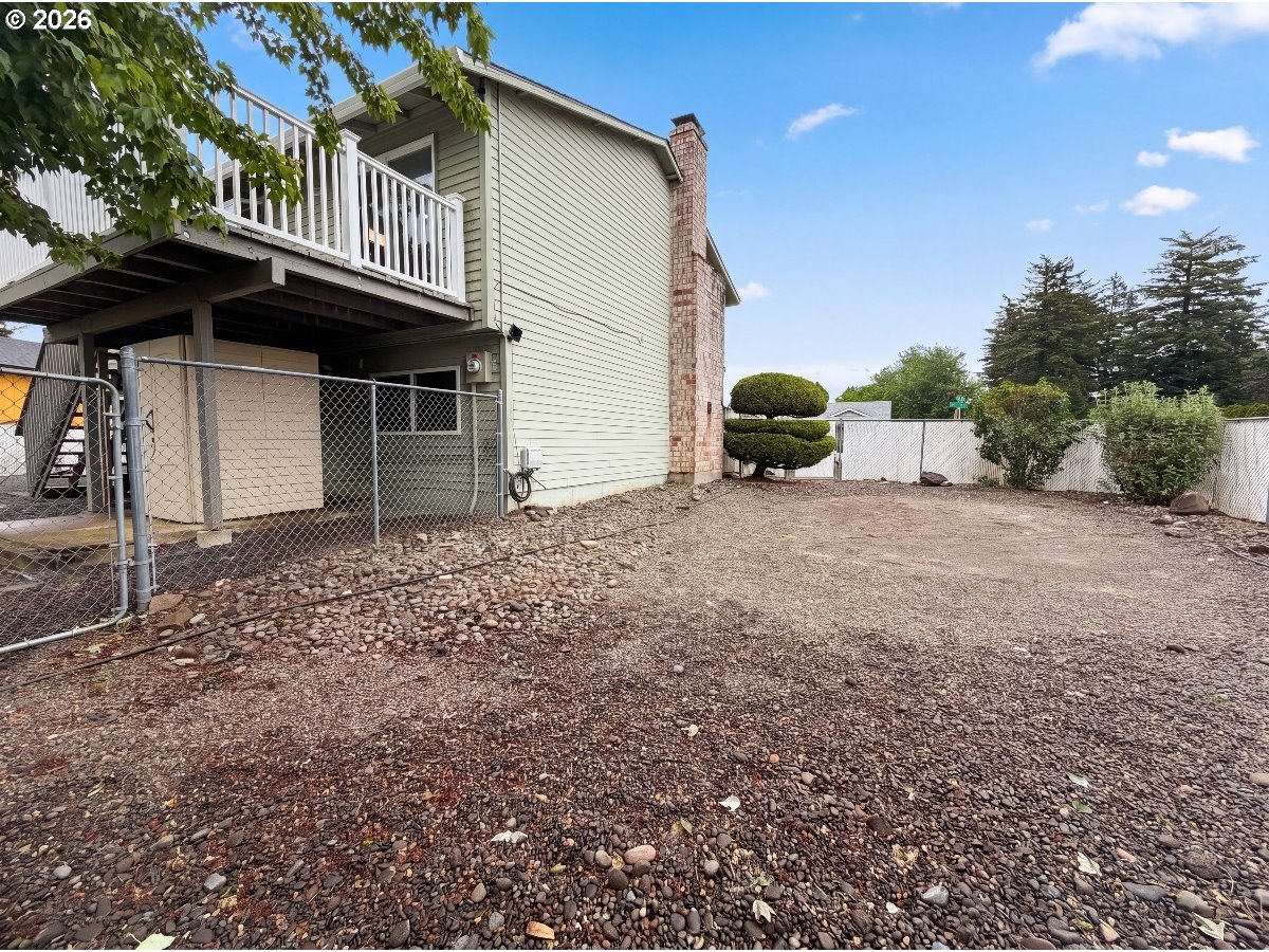 1209 Southwest 25th Street Troutdale, OR 97060 - Photo 5 of 16