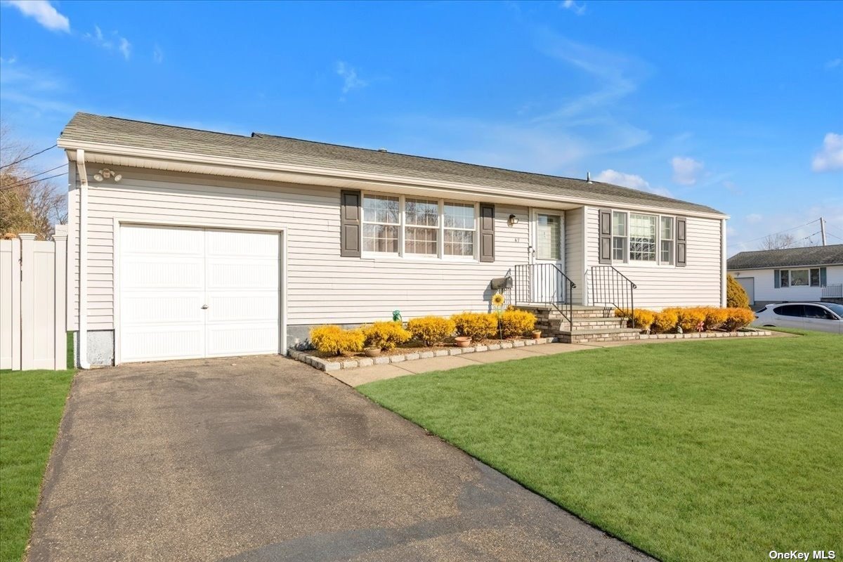 47 Sheldon Place Commack, NY 11725 - Photo 1 of 1 Gallery Image 1