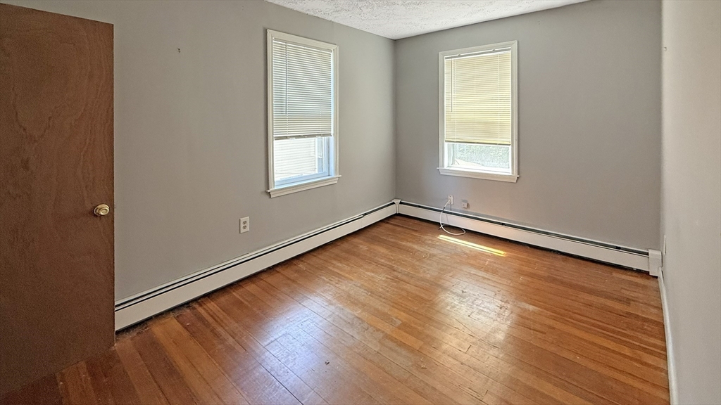 607 East 7th Street Boston, MA 02127 - Photo 6 of 22