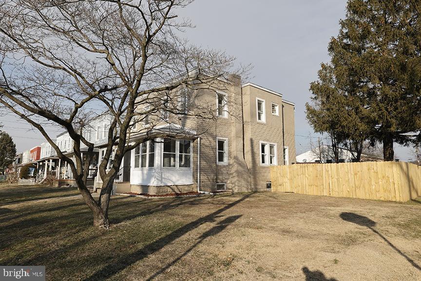 666 Manor Road Beverly, NJ 08010 - Photo 3 of 30